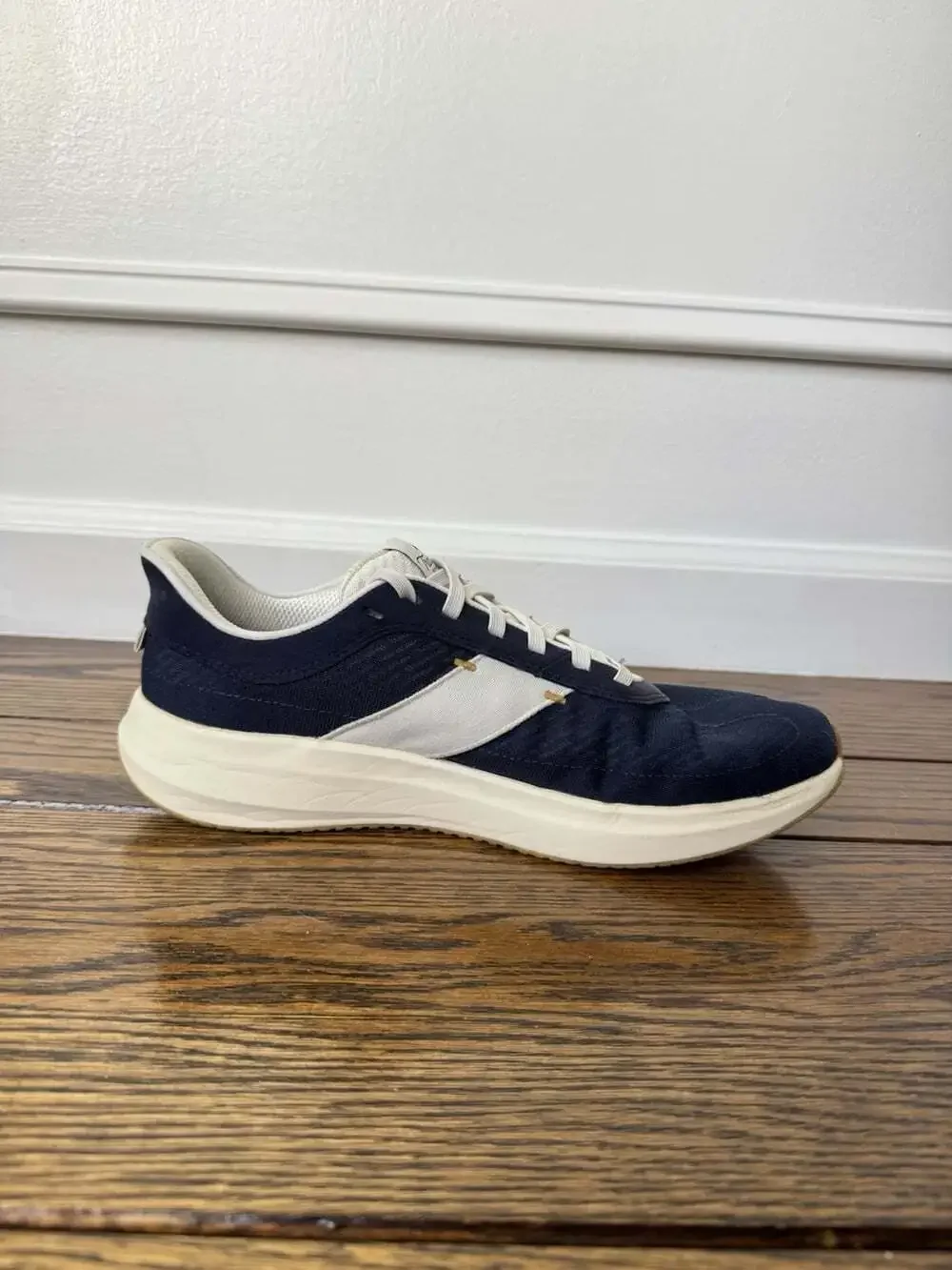 Tracksmith eliot runner